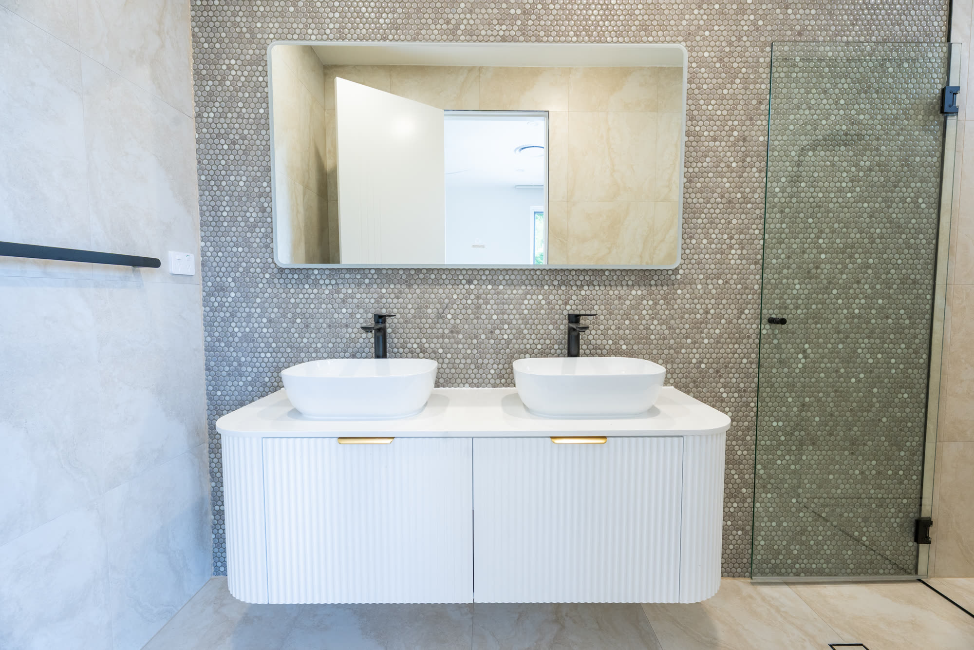 8 Metcalf Ave — bathroom vanity